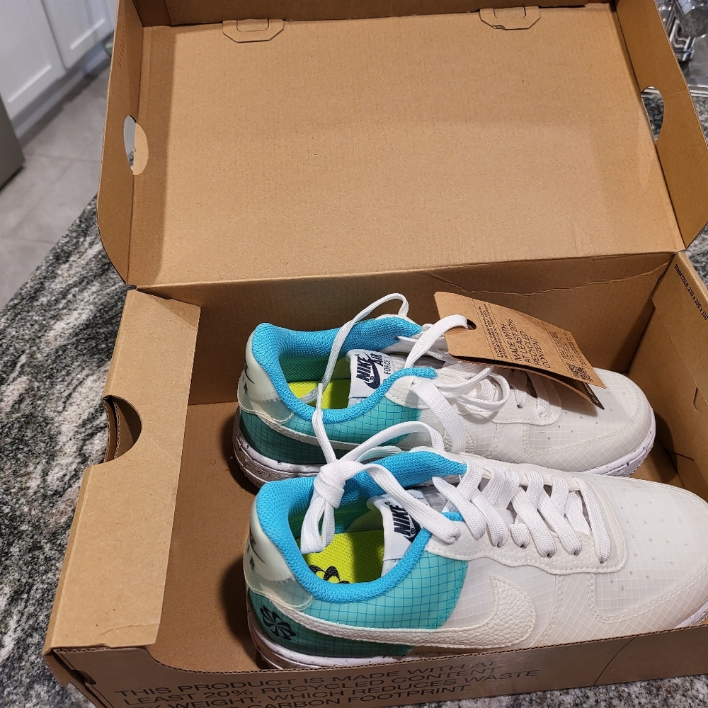 Nike Air Force - Picture 4 of 4